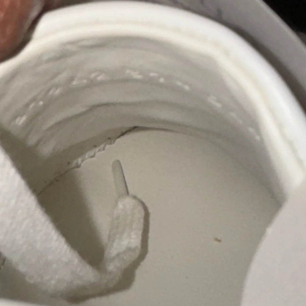 Gucci Women’s White Sneakers with Red and Green Stripes - Picture 4 of 6